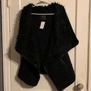 NWT woman’s vest medium